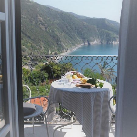 My Place Your Place Corniglia Exterior foto